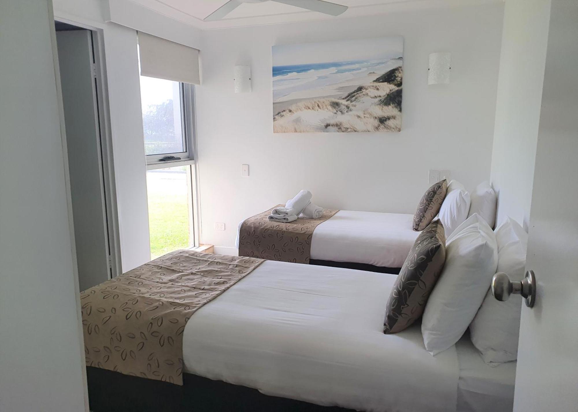 غولد كوست Pacific Surf Absolute Beachfront Apartments المظهر الخارجي الصورة
