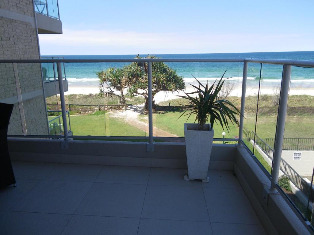 غولد كوست Pacific Surf Absolute Beachfront Apartments الغرفة الصورة