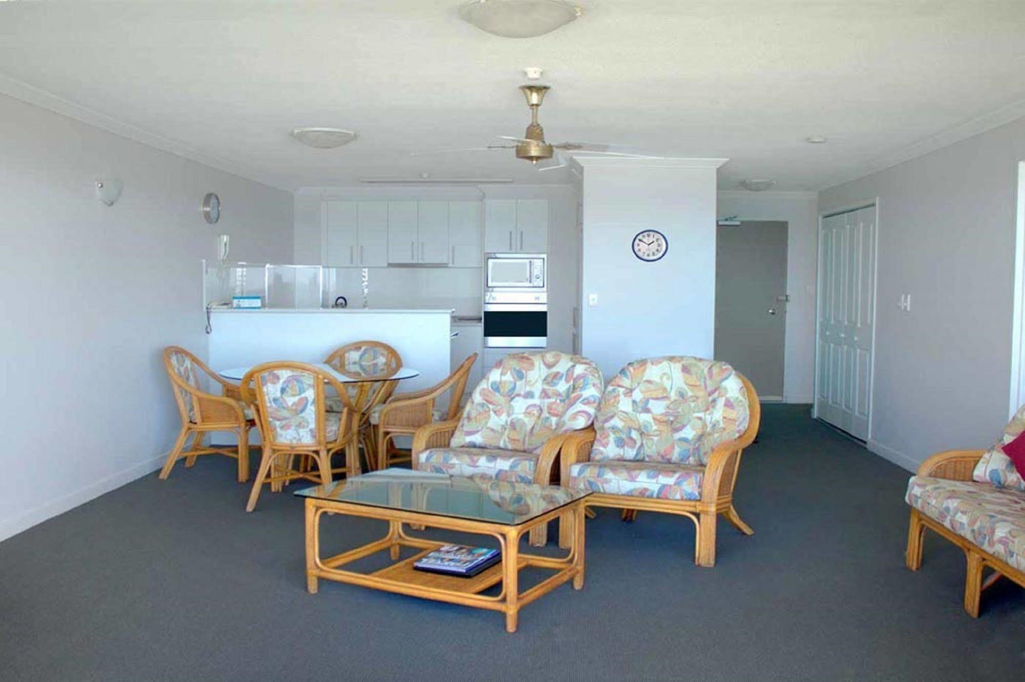 غولد كوست Pacific Surf Absolute Beachfront Apartments المظهر الخارجي الصورة