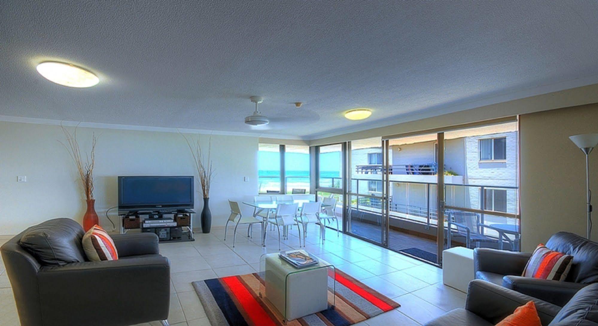 غولد كوست Pacific Surf Absolute Beachfront Apartments المظهر الخارجي الصورة
