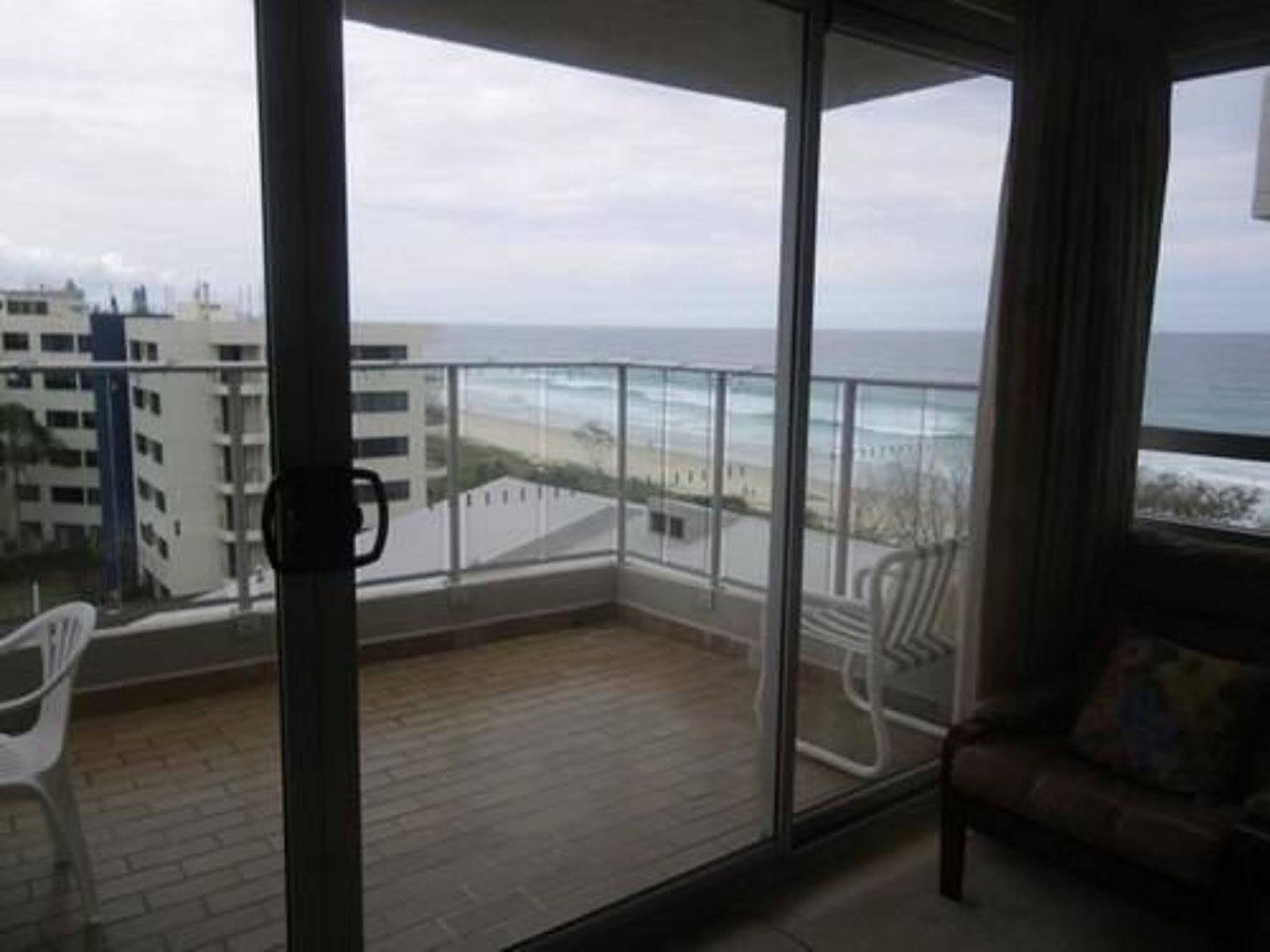 غولد كوست Pacific Surf Absolute Beachfront Apartments المظهر الخارجي الصورة