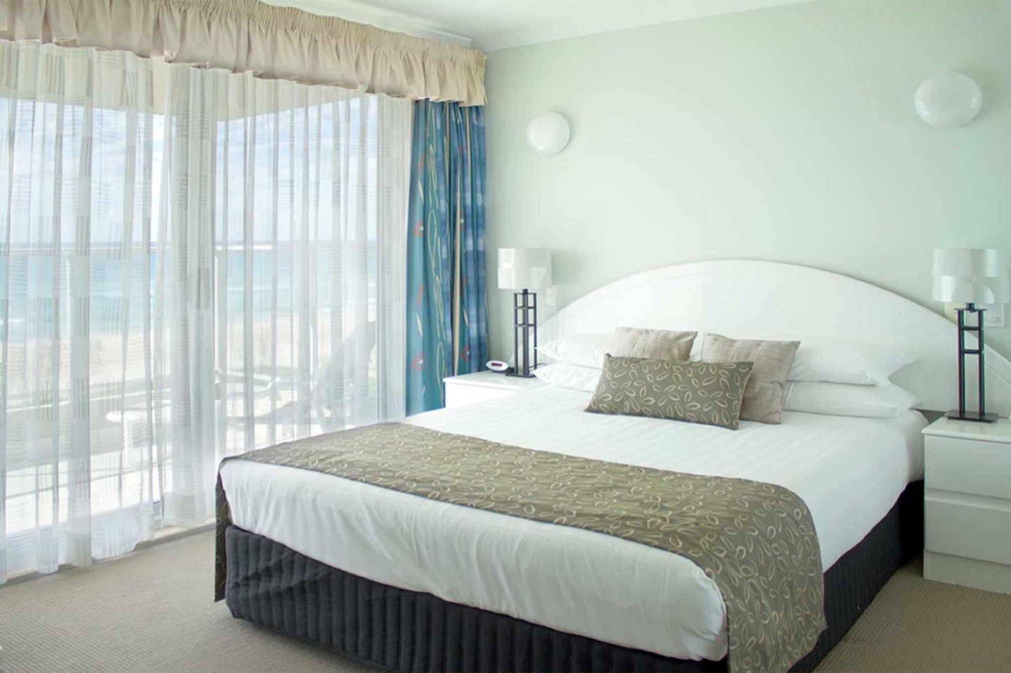 غولد كوست Pacific Surf Absolute Beachfront Apartments المظهر الخارجي الصورة
