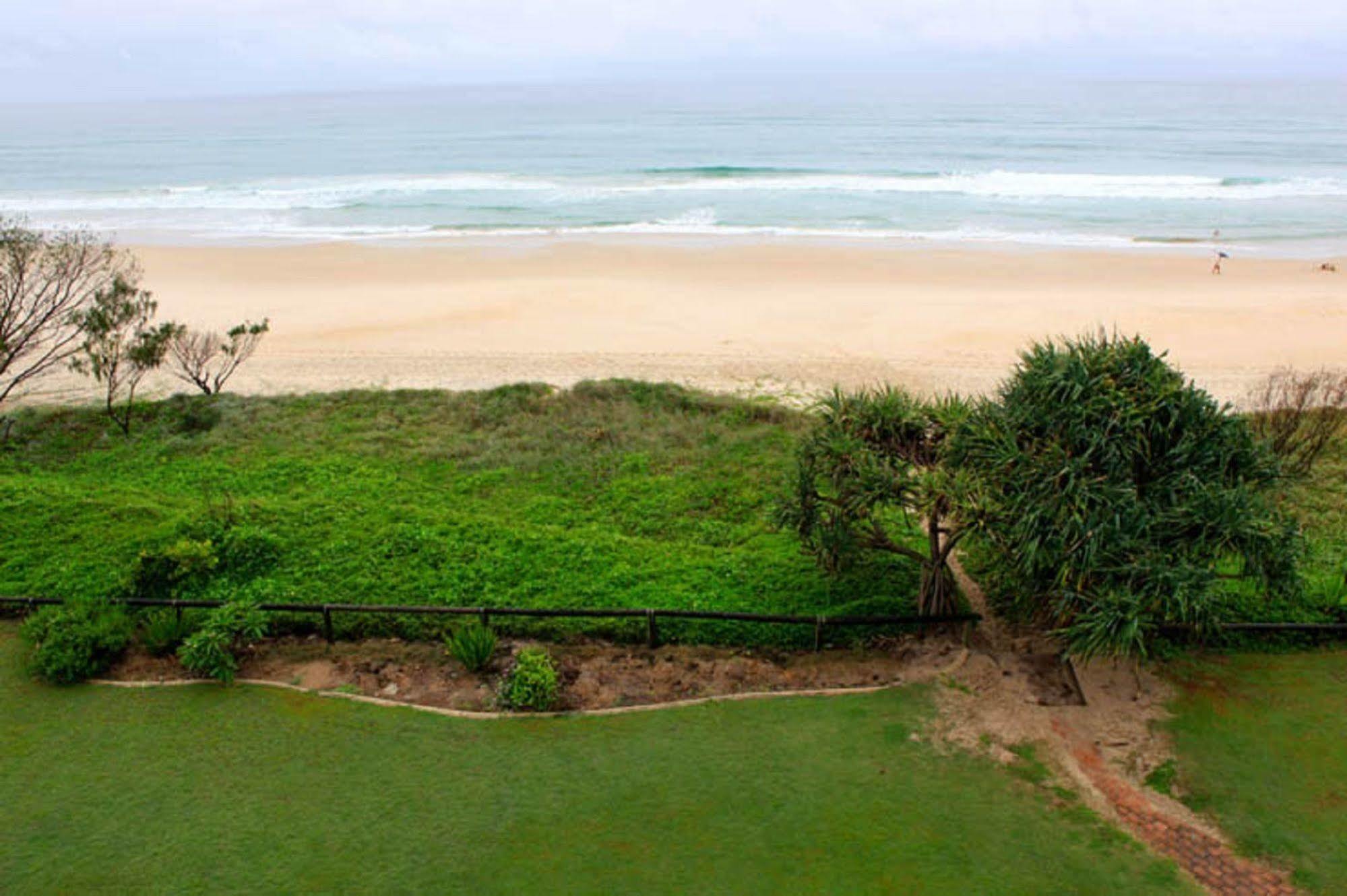 غولد كوست Pacific Surf Absolute Beachfront Apartments المظهر الخارجي الصورة