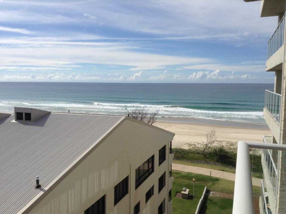غولد كوست Pacific Surf Absolute Beachfront Apartments المظهر الخارجي الصورة
